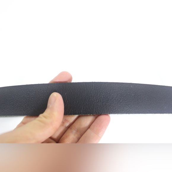 Unisex Black Leather Belt, Size Medium Large Brass and Leather Buckle Dress Belt - Picture 7 of 7